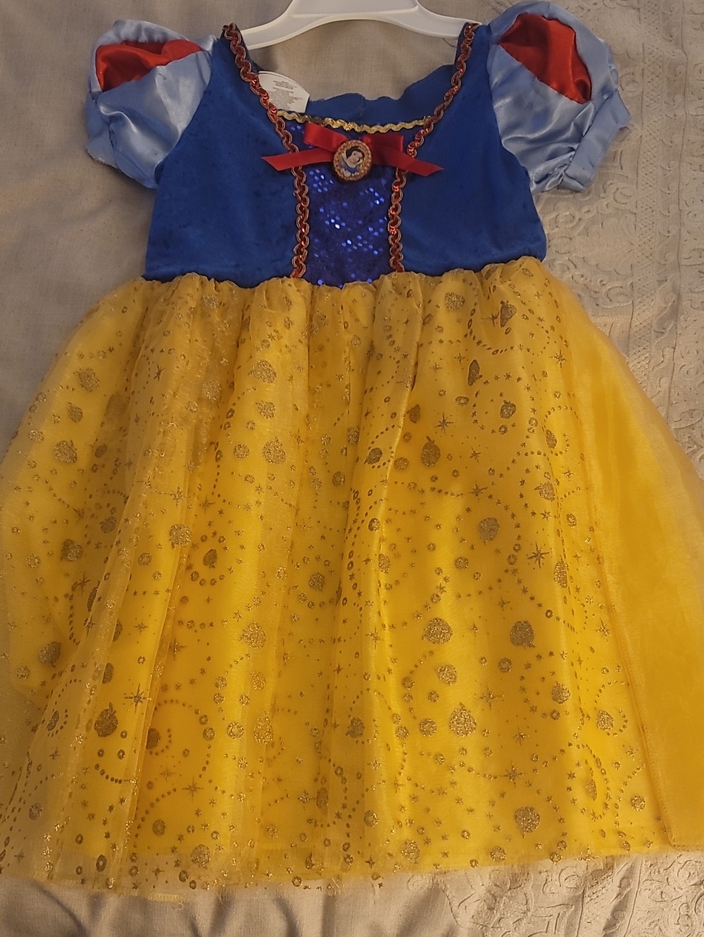 100% Disney Snow White Dress-up Costume, Size 4-6, High Quality Dress